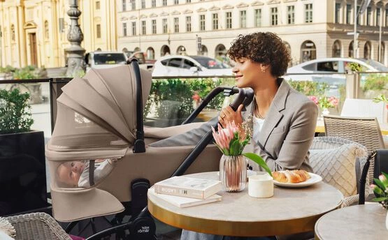 Britax Römer RIO gondola daszek przeciwsłoneczny