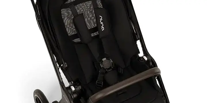 System bezpieczeństwa i pasy w wózku Nuna Triv LX