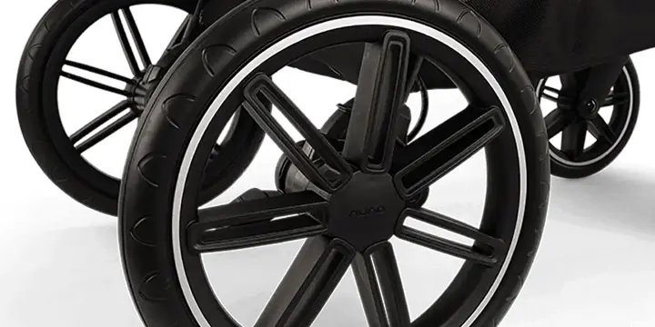 Koła EVA i amortyzacja wózka Nuna Triv LX