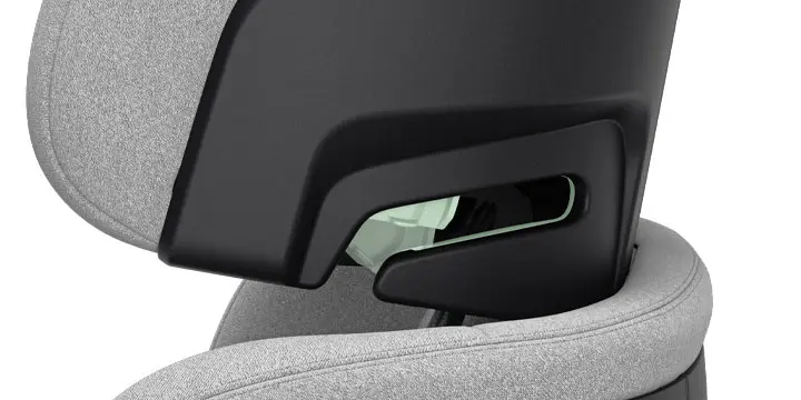 Prowadzenie pasa samochodowego w foteliku Thule Palm